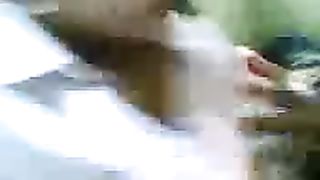 Fidanzata malese si spoglia per essere scopata