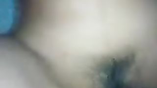 Rosso cazzo liscio nella fica di giovane indonesiana