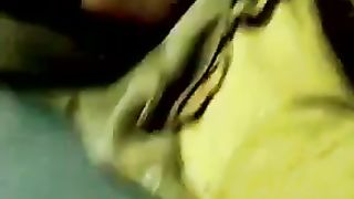 Sveltina con milf araba procace al posto di lavoro