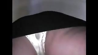 Mia moglie mozzafiato nelle sue mutandine sexy di raso