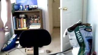 Sfacciata puttana mostra in cam il suo culo in perizoma