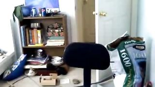 Sfacciata puttana mostra in cam il suo culo in perizoma