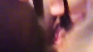 Dolce procace ragazza mentre registra se stessa in cam