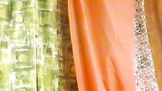 Seducente milf bionda geme scopata da dietro