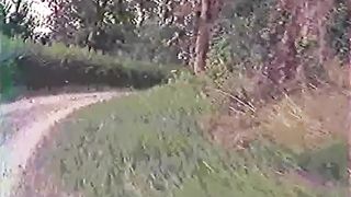 Calda chica nera sbattuta da tre uomini eccitati