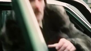 Rossa in lingerie cavalca cazzo duro