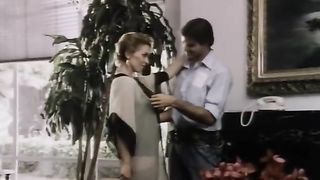 Pompino da brunetta e cunnilingus a signora bionda