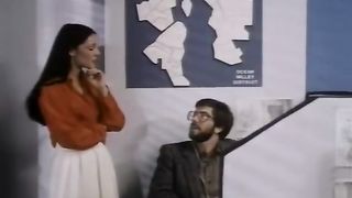 Pompino da brunetta e cunnilingus a signora bionda