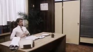 Pompino da brunetta e cunnilingus a signora bionda