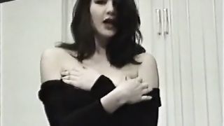 Triangolo sessuale con bruna e trans tettona