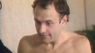 Bionde succhia cazzi in salotto