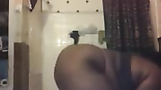 Grosse chiappe ondeggianti