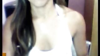 Studentessa brasiliana si spoglia per me in cam