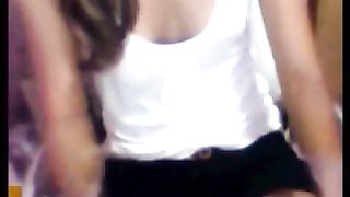 Studentessa brasiliana si spoglia per me in cam