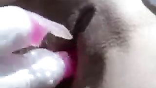 Teen senza vergogna di masturbarsi in cam