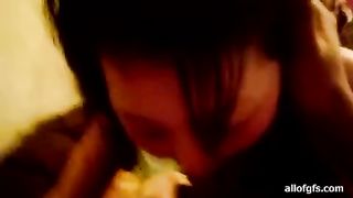 Pompino da sgualdrina asiatica lussuriosa