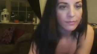 Mora amatoriale scopata davanti all'albero di Natale