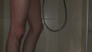 Il culo magro del mio ragazzo in doccia