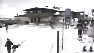 Bella porcellona inculata nella vasca da bagno