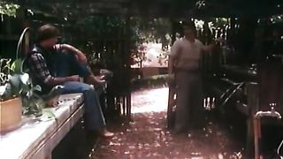 Chica eccitata scopata da due diversi ragazzi