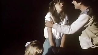 Bionda sveglia ama il sesso outdoor