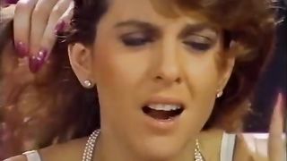 Succhia un dildo come un lecca-lecca