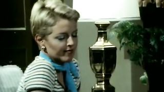 Bionda manager con la fica pelosa ama il cazzo