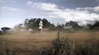 A questa bionda piace succhiare il cazzo di uno sconosciuto