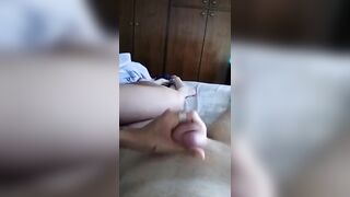 La moglie gravida sega l'uccello del suo porco