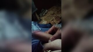 Mi svuoto le palle e succhia con dildo nel culo non gode!