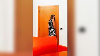 Anteprima del video: Offre la fica al capo ufficio per un aumento in busta paga