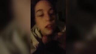 Fidaznata ripresa mentre succhia ride divertita di essere filmata