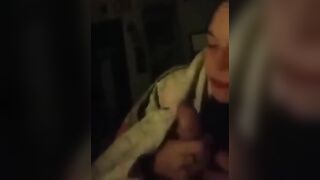 Fidaznata ripresa mentre succhia ride divertita di essere filmata