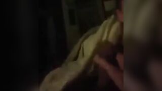 Fidaznata ripresa mentre succhia ride divertita di essere filmata