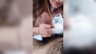 MILF italiana bravissima di mano manda i nestasi il maiale