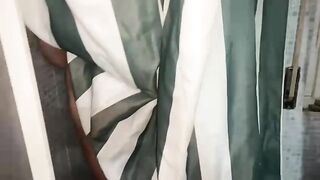 Matura tettona nuda in bagno