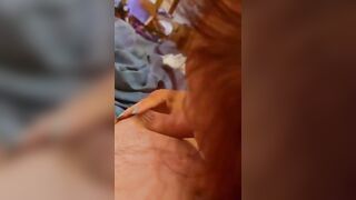 Moglie italiana succhia il suo cazzo appena depilato