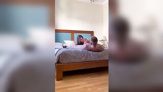 Il tatuato porco si scoba la brava ragazza