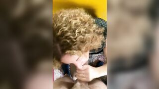 Moglie bionda grandissima succhia cazzi italiana