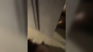 La mia lei all'opera con la bocca sul mio cazzo duro