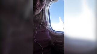 Ragazza amatoriale italiana fa la zoccola in aereo