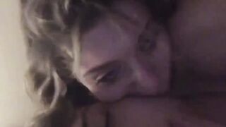 Anteprima del video: Compagni di classe italiani scopano e godono