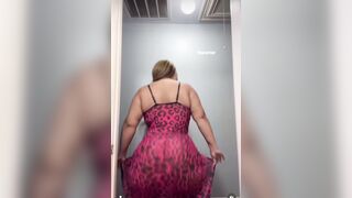 Puttana Latina Cicciona Fa Sbattere il suo Enorme Culo