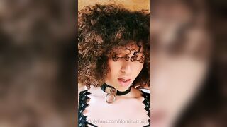 Escort di lusso sottomessa da donna matura dominante