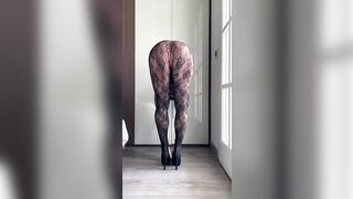 ragazza amatoriale sfilata in bodystockings