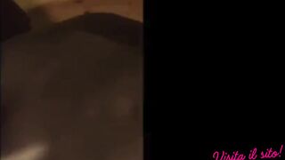 LA BIONDA SI SFONDA!