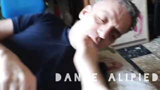 Troia Universitaria sega il cazzone di dante alipiedi