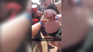 Troia mostra le sue grandi tette