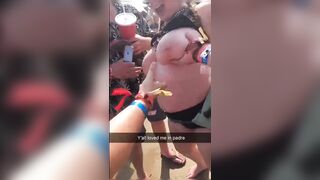 Troia mostra le sue grandi tette