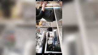 Il culo perfetto della mia barista ! Chi lo sborra ?